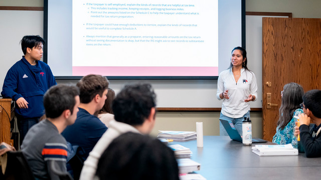 University of Richmond students lead a tax training session