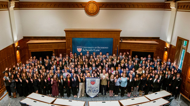 Class photo of the incoming law class.