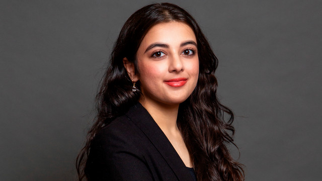 A headshot of Minahil Mobeen, ’28