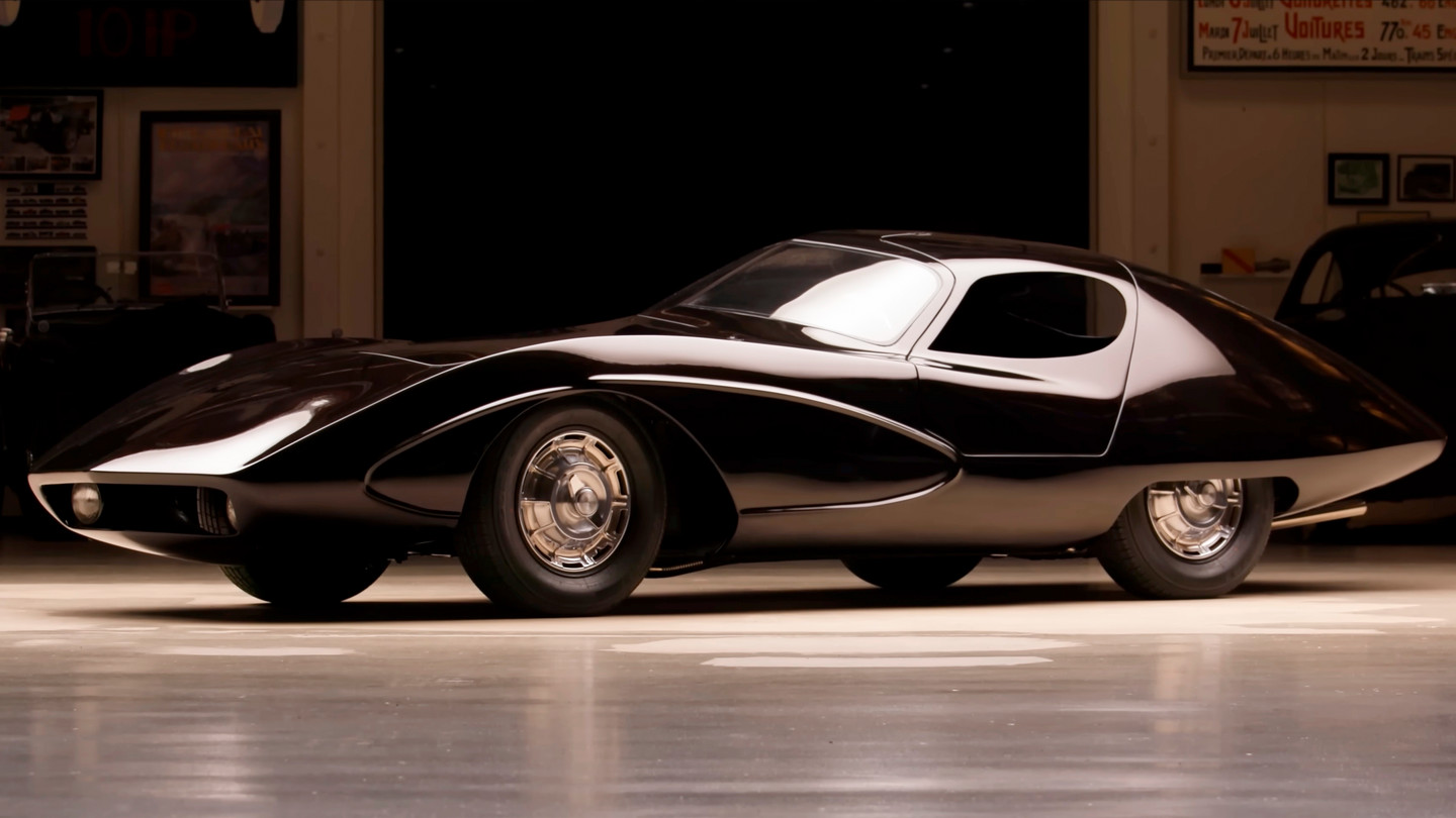 A side view of the MacMinn Le Mans Coupe.