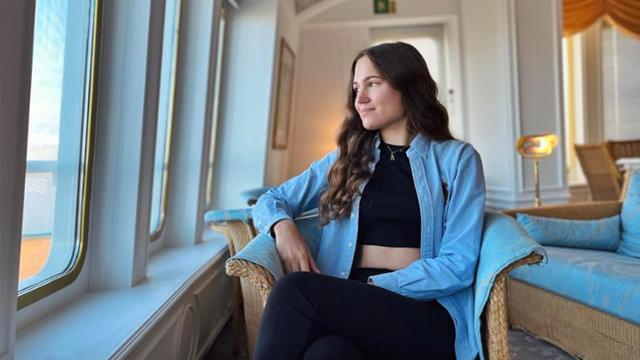 Senior Angelina Makretsova 