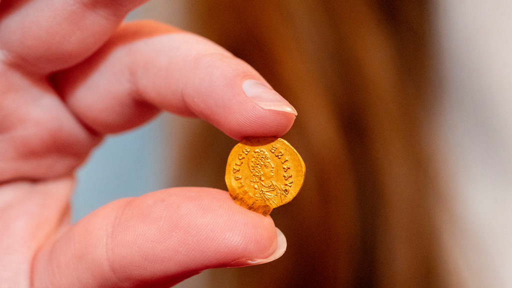 Tremissis of Pulcheria (Eastern Roman, 450-453). 