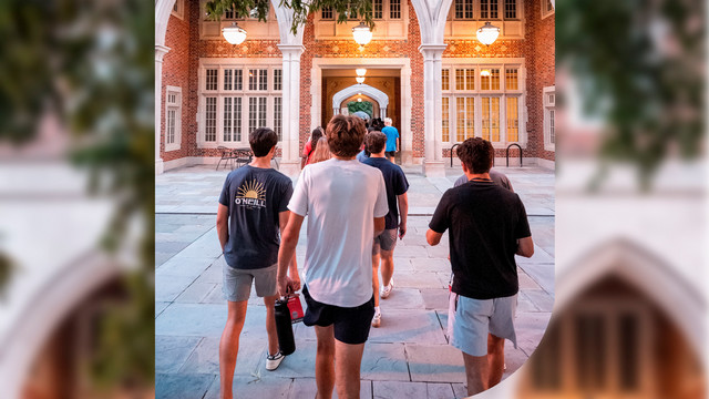 UR students walking to class