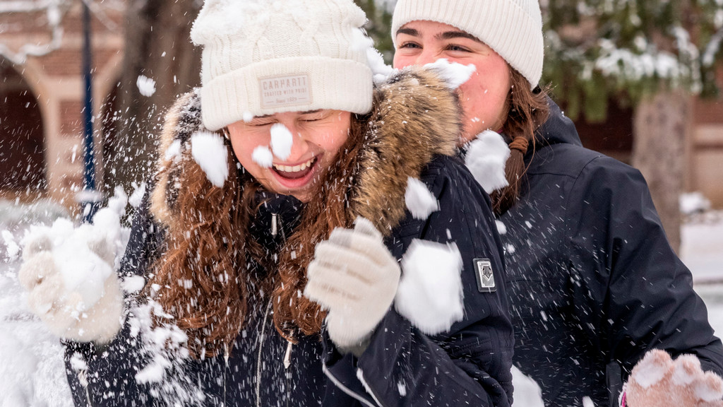 UR students play in the snow