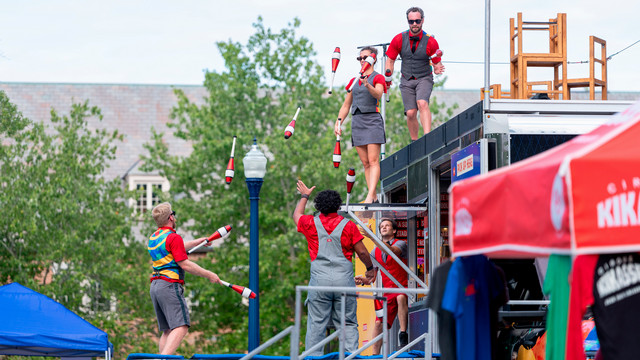 Cirque Kikasse performs on Westhampton Green at the University of Richmond