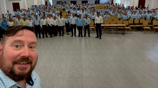 Selfie with Bob Spires and large number of workshop participants
