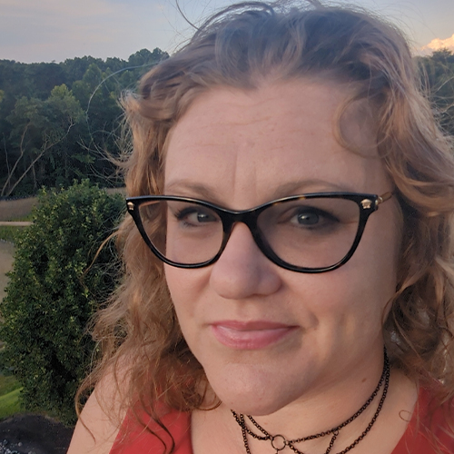 Headshot of Megan de Linde Leonard