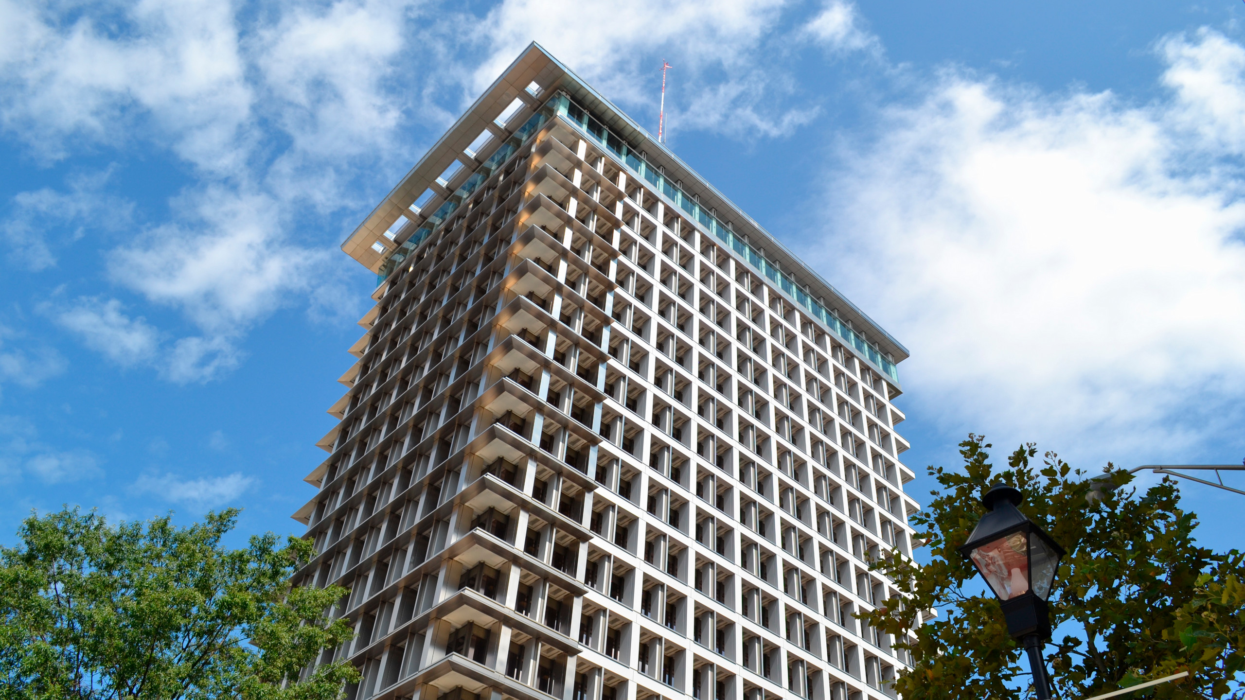A photo of the outside of Richmond City Hall