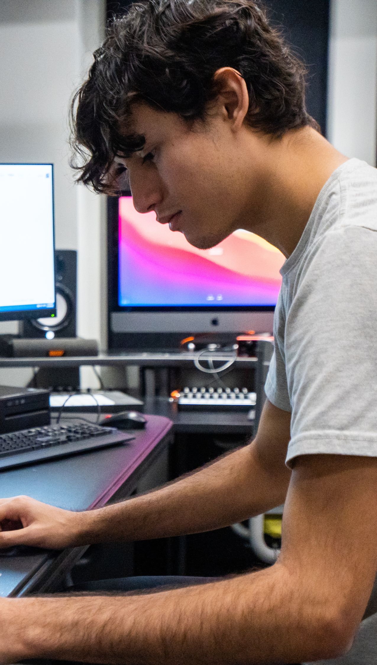 students in an AI forum 