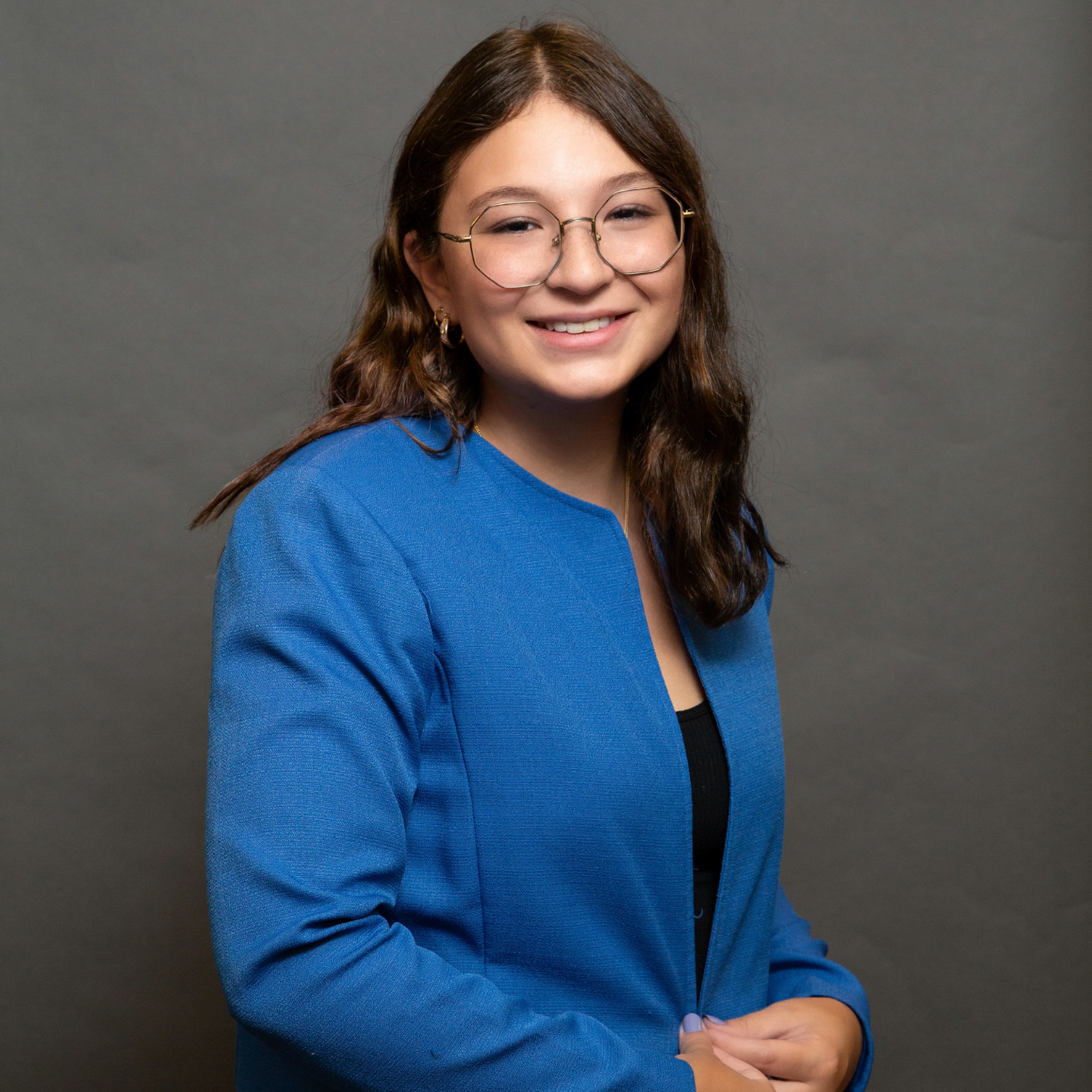 Alli Alvarez headshot