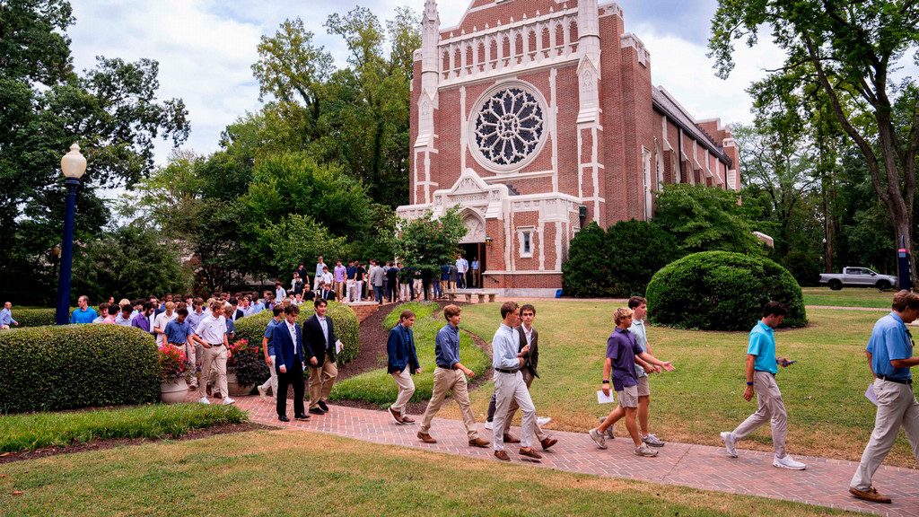 Students walking outside Cannon Memorial Chapel