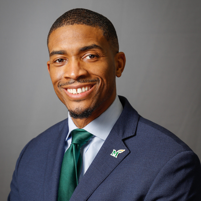 Headshot of Dr. Creston Lynch