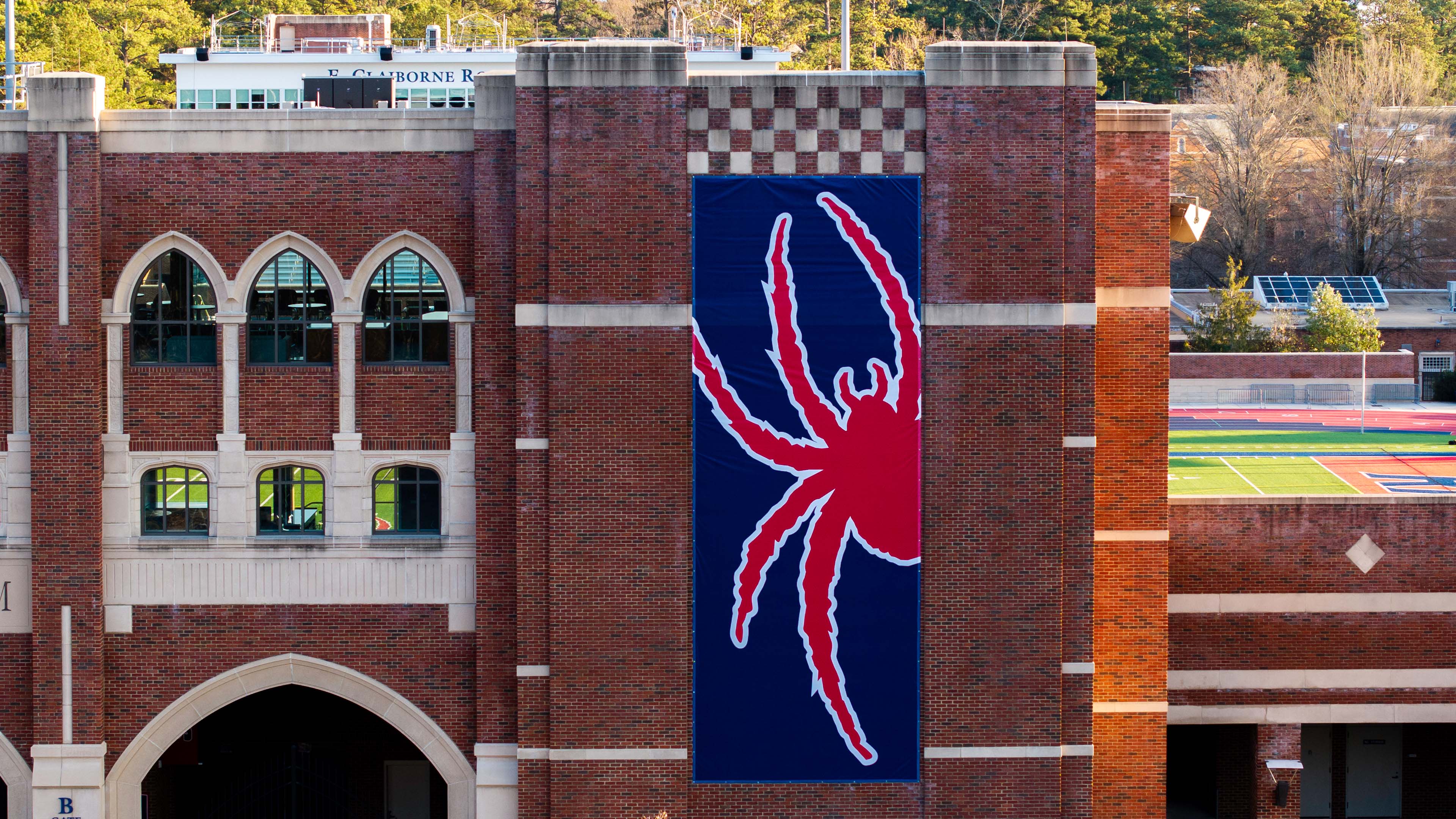 Spider banner outside Robins Stadium