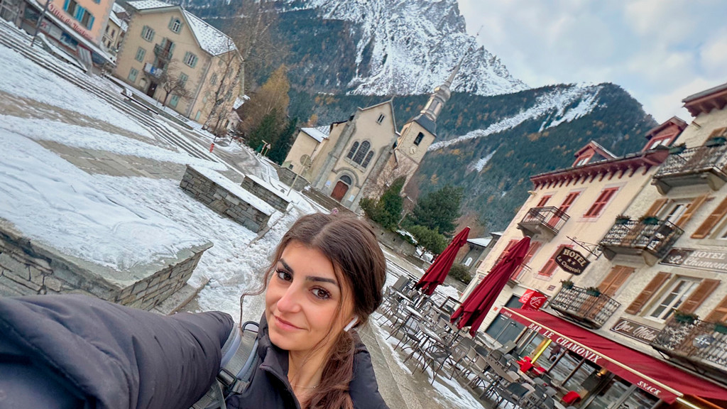 Gilman scholar Josie Mastandrea, ’26, poses for a selfie in Chamonix, France, located at the base of Mont Blanc.